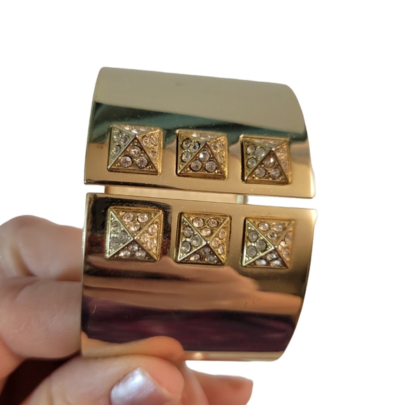 Victoria Secret Studded Studded Bracelet - Picture 3 of 6